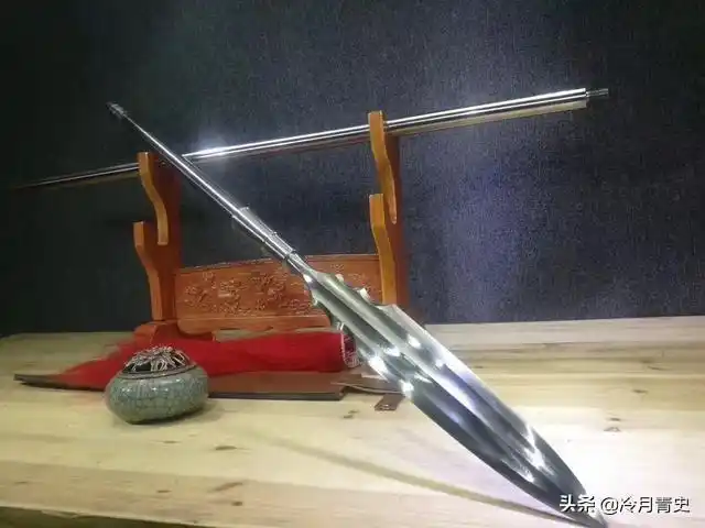 李存孝用的是什么兵器