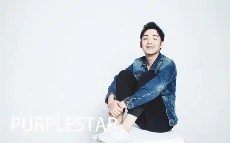 向昊文艺运动风帅气写真图片