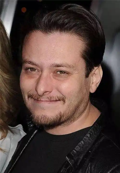 现在却成啤酒肚秃顶大叔_爱德华·弗朗_电影_生活