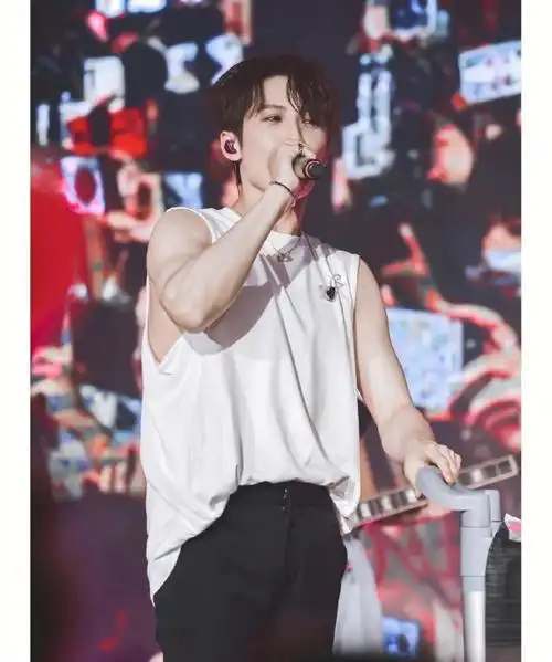 帅气多多满三十减十五童颜巨肌