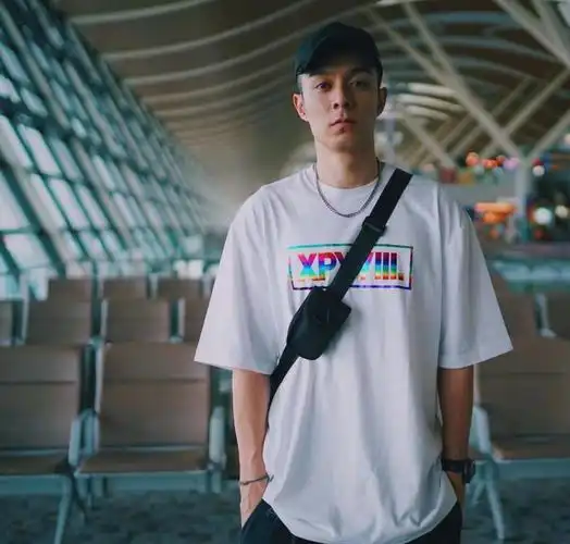 成熟男神周柏豪帅气写真