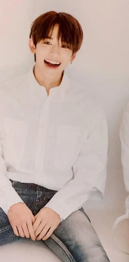 黄旭熙画报人生