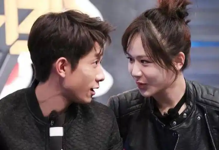 张一山看杨紫吻戏:从小就非常漂亮且吸引人,网友:下部剧演情侣_友情