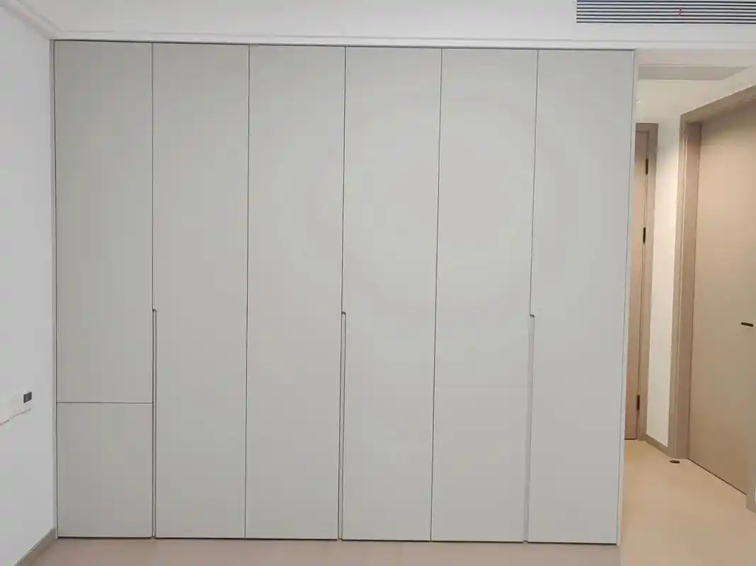 一门到顶衣柜设计.#衣柜橱柜 #实景拍摄效果 全屋定制| 衣 - 抖音