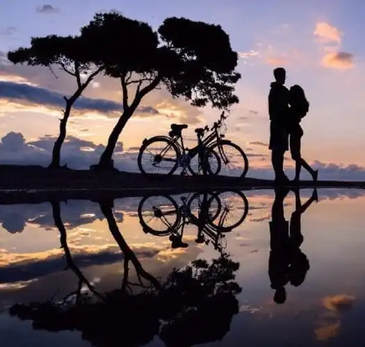 骑单车唯美图片,卡通情侣骑自行车浪漫图片,动漫骑单车头像,幸福单车