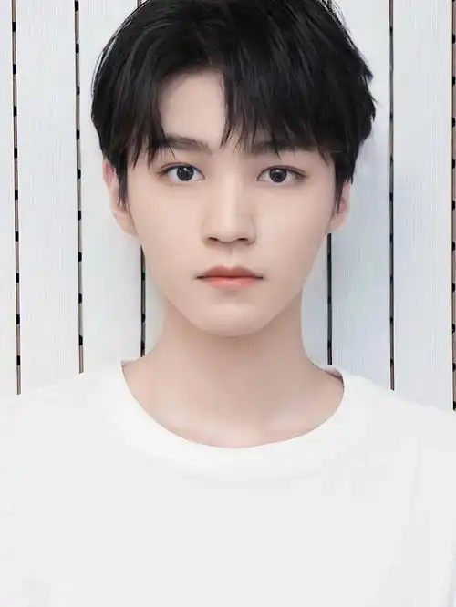 2021年的中秋撞上了王俊凯22岁的生日