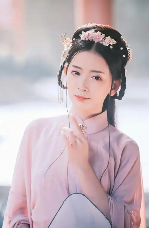 古装美女半身风雨半身伤半句别恨半心凉