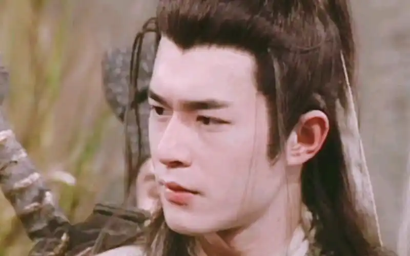 当年的香港影坛为啥难混?看完这些男星当年的状态就懂了-蘑菇号