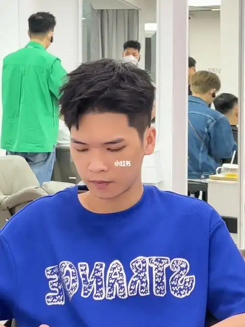 轻熟风二八分短发5cm即可男生短发