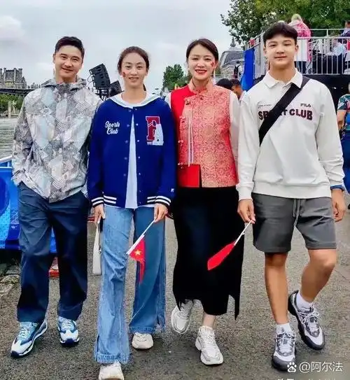 田亮,45岁,身高171cm,61kg,就读于清华大学.