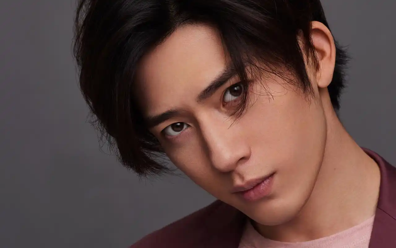 井柏然帅气时尚高清写真桌面壁纸