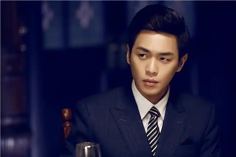 演员张若昀个人资料简介(张若昀五重身份曝光)-图1