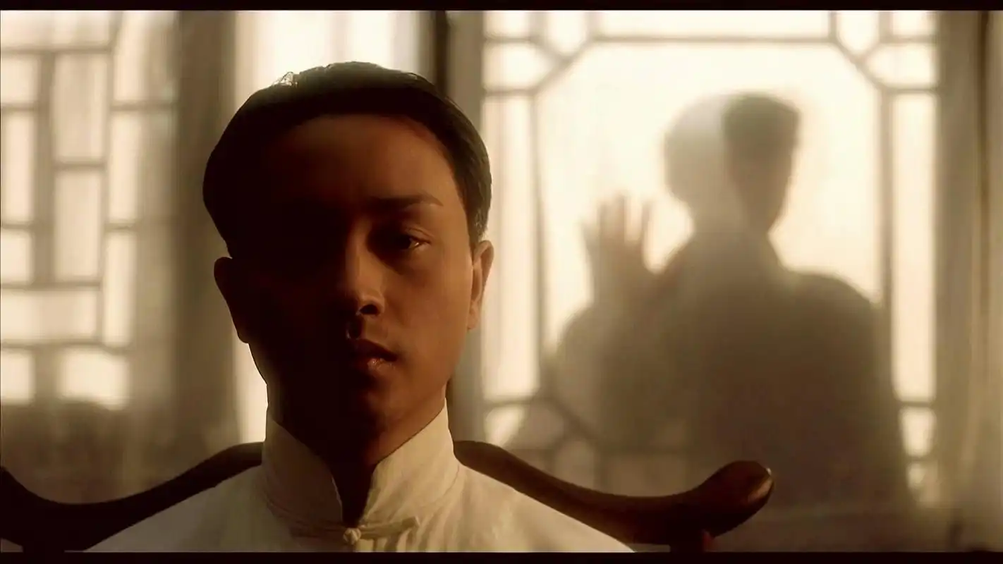 时隔三十年,哥哥张国荣的《霸王别姬》,依旧经典