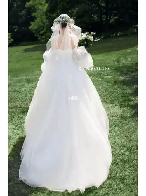 出片率高百搭不挑人的森系白纱青岛婚纱照