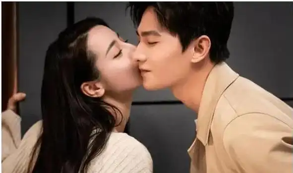 杨洋王楚然海滩激吻领证这是要公开恋情了 细扒男方多任绯闻女友