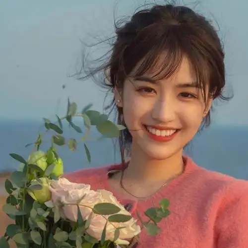 有没有爱笑女生真人头像最好是高清无水印的