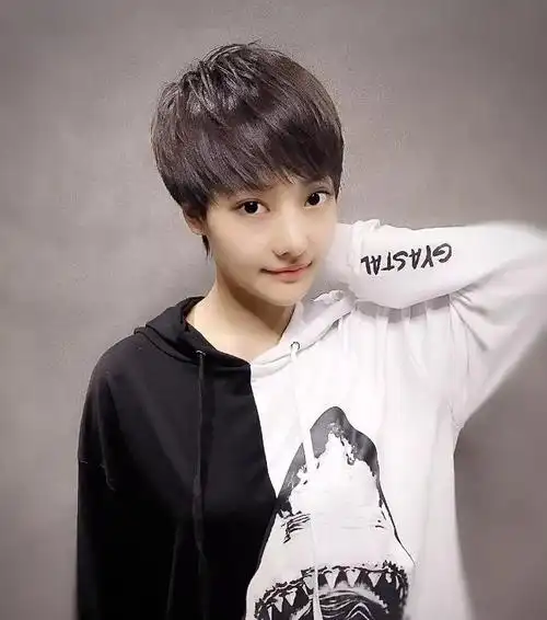 短碎发短碎发总是让你美得比别人耀眼