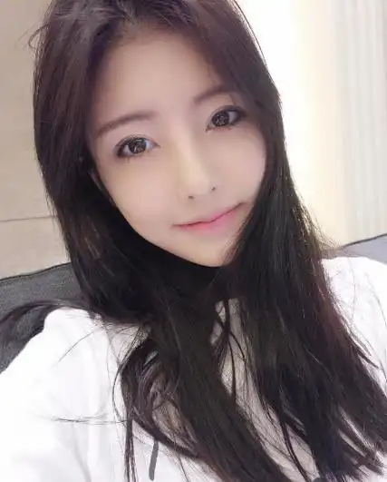 豆得儿经常发哭泣自拍疑挽留王思聪,原来老王也心软