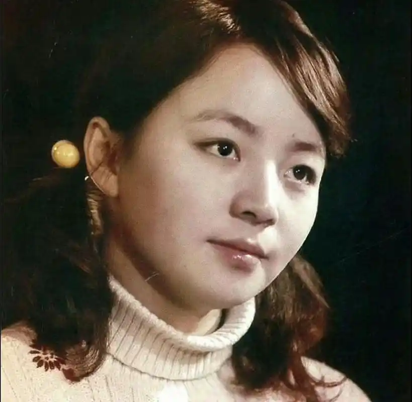 宋丹丹年轻的时候是真漂亮啊,不输几十年前的香港美女