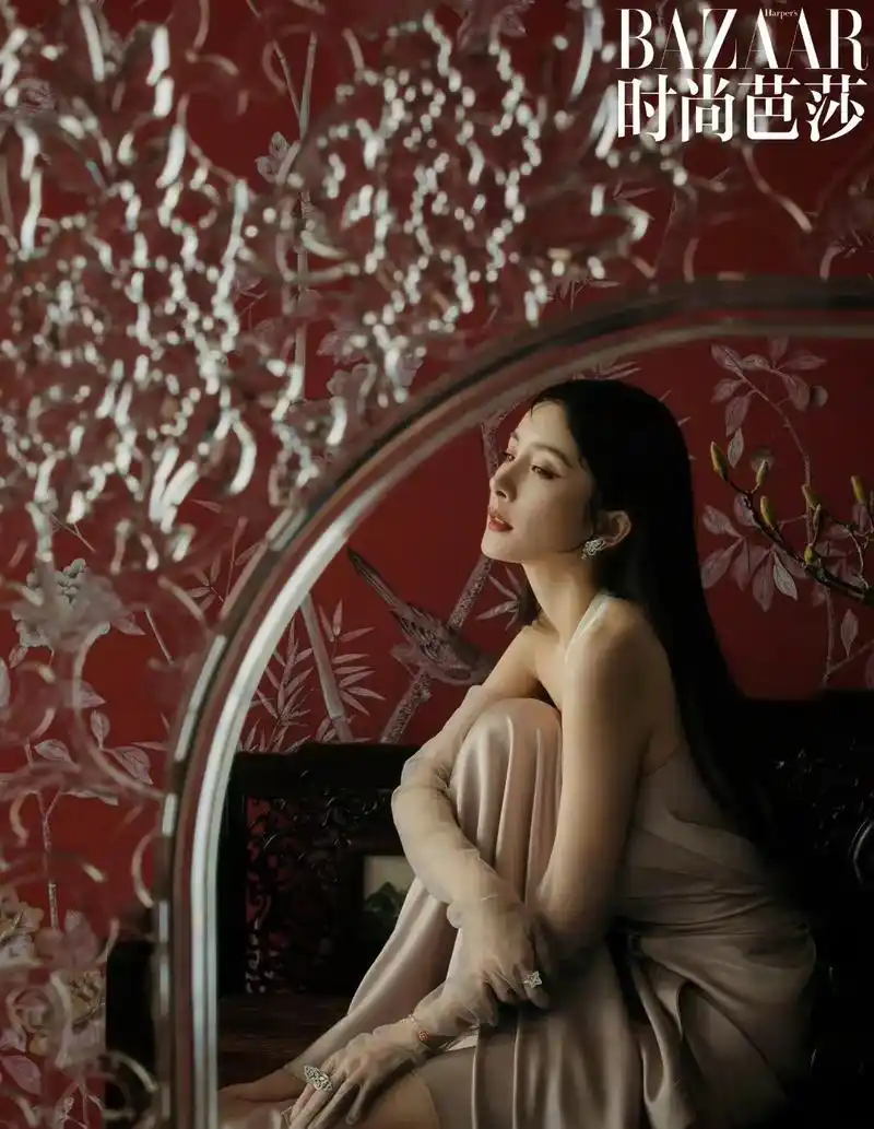 杨幂复古国风芭莎大片# #杨幂时尚芭莎二月刊封面#  一边 - 抖音