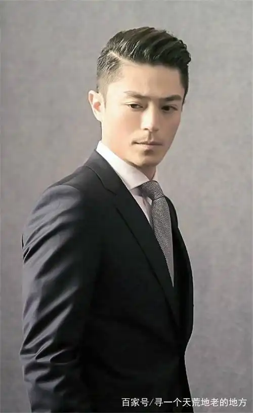 最帅的男神正照,必须要有我们老干部霍建华啦!一看就是人间精品