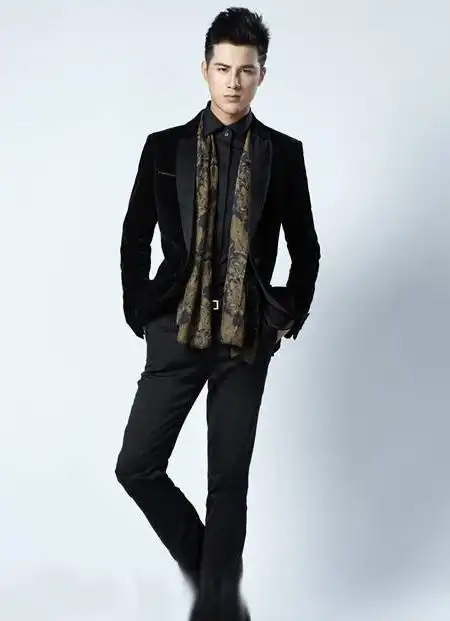 颜值高的男明星姜潮帅气美照,彰显时尚气息!