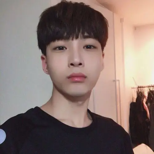 韩国小鲜肉真实帅哥照片帅哥头像无水印7