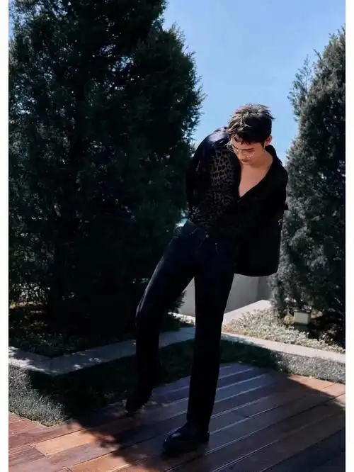 秋日穿搭质感为上看潮人张杉杉c如何拿