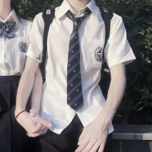 念七制服部位校园风情侣头像