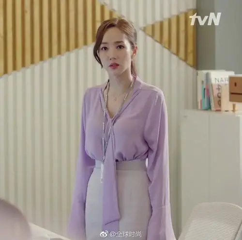 最近被朴敏英 饰演的金秘书圈粉了,一套套职业装可以说是典范,你们