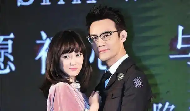 作为前任——陈乔恩,虽然仅仅与华哥在一起半年,但是也了解霍建华的老