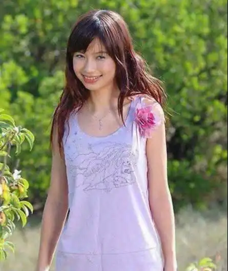 杨颖早年照片曝光,皮肤暗黄,整没整一目了然!