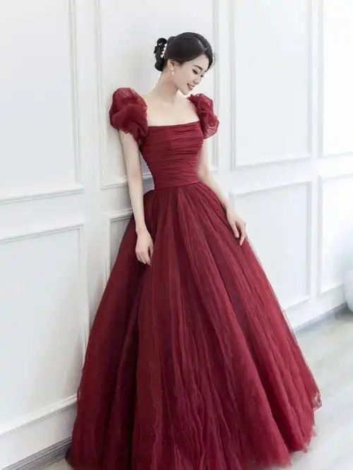 超好看的红色敬酒服显白又显瘦