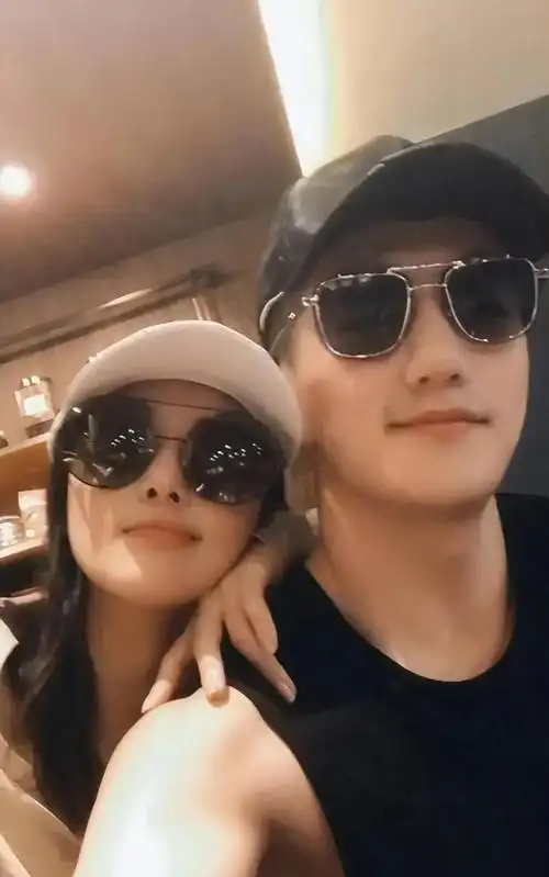 张馨予37岁生日回广东与家人同庆,网友偶遇夫妇二人超低调!_腾讯新闻