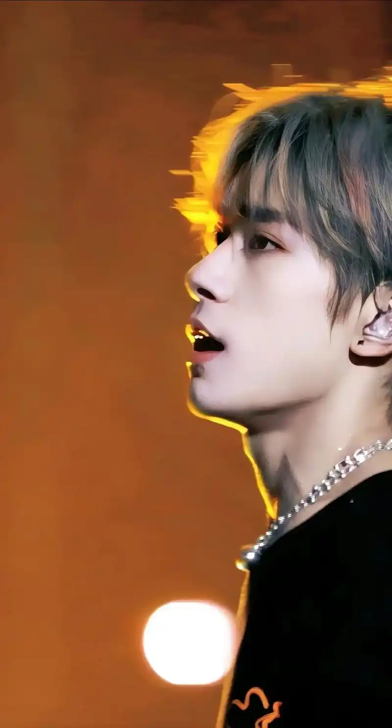 易烊千玺大花轿  壁纸来啦,绝美镜头 - 抖音