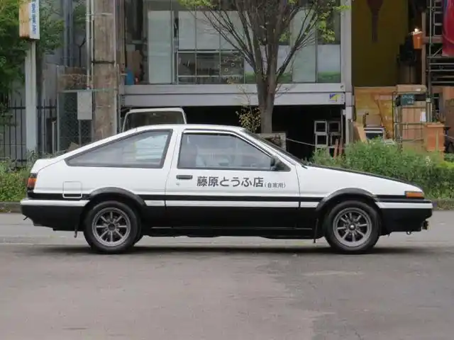 只存在美好记忆中的车-丰田ae86/trueno