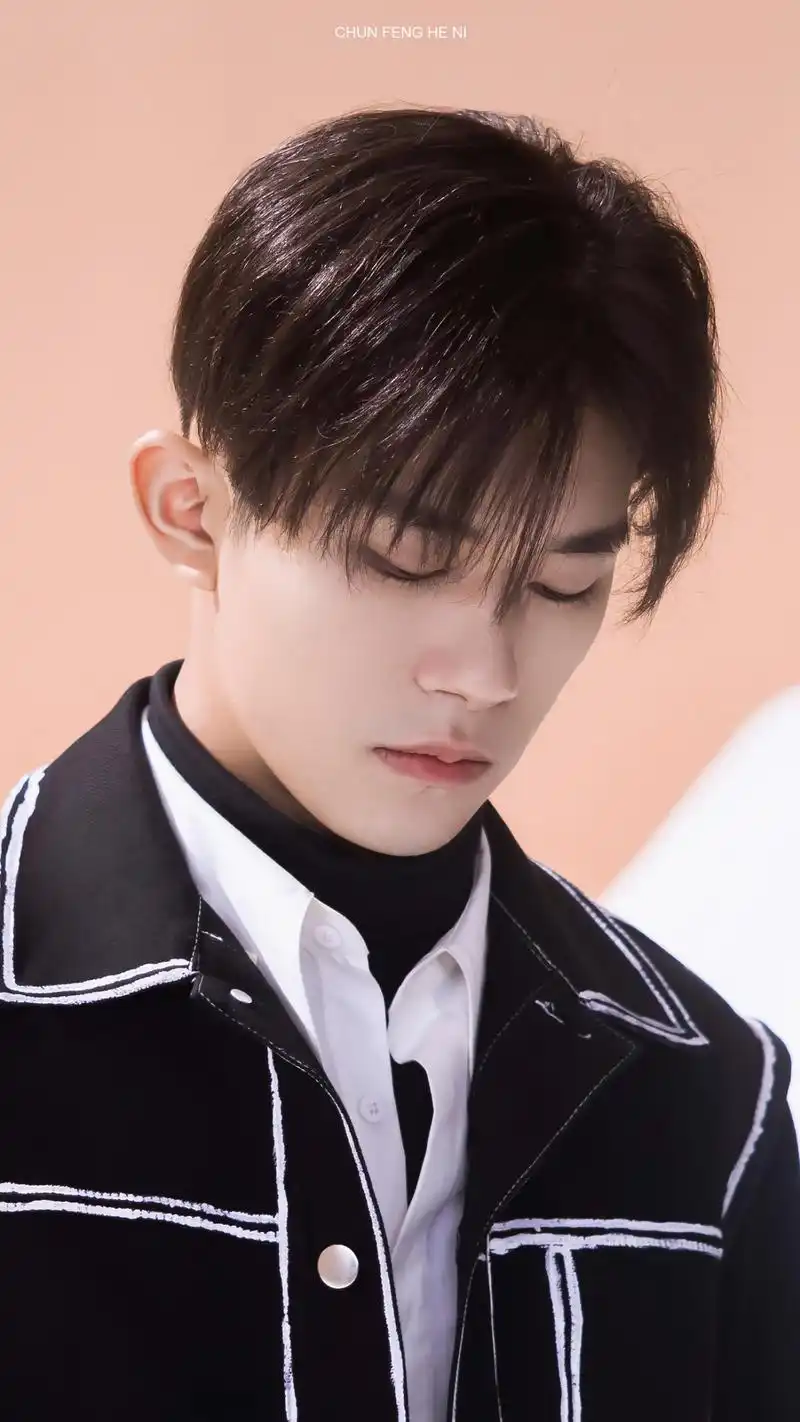 易烊千玺《送你一朵小红花》预售火爆,它能否超越《少年的你》?