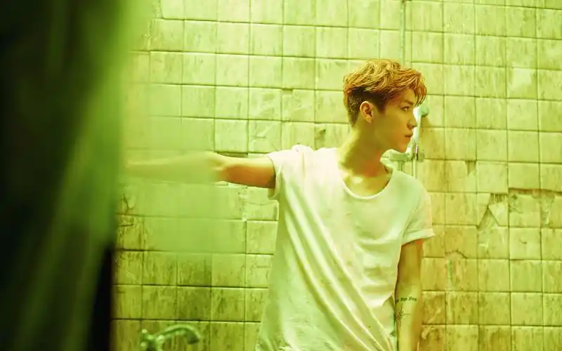 鹿晗最新帅气写真高清桌面壁纸