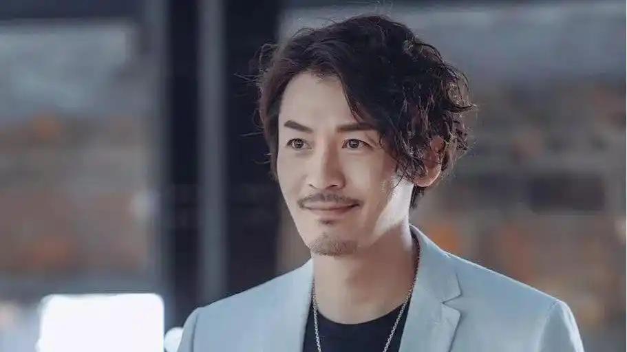 王东《归还世界给你》圆满收官, "由冷至暖"默默守护,期待再起航