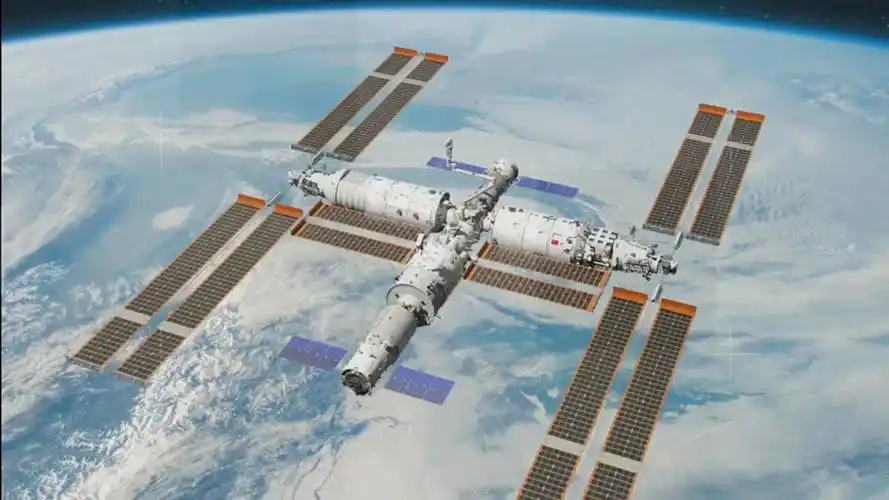 中国空间站承载了中国人探索太空的梦想,空间站的全景照能让人从全景