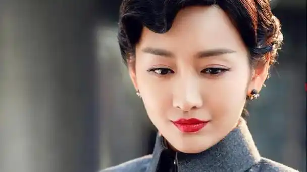 在经历了多年的默默无闻之后,她终于在 2015 年凭借电视剧《伪装者》