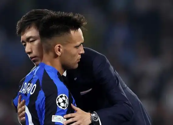 张康阳安慰劳塔罗.