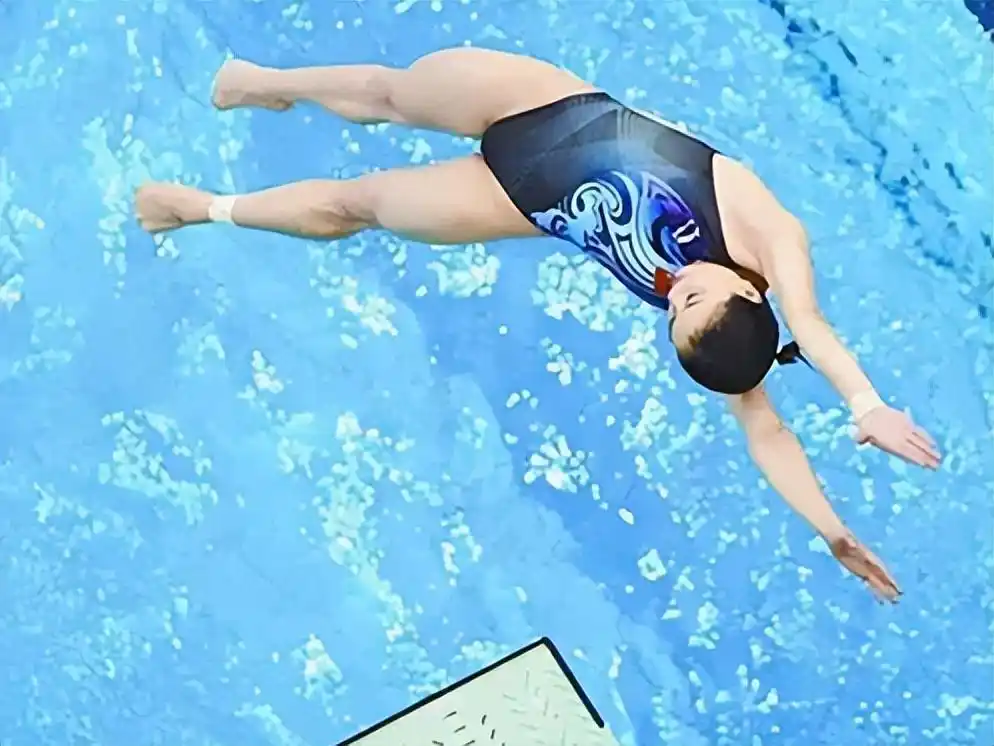 "跳水皇后"吴敏霞:拒绝豪门,退役后嫁平凡丈夫,如今怎样了