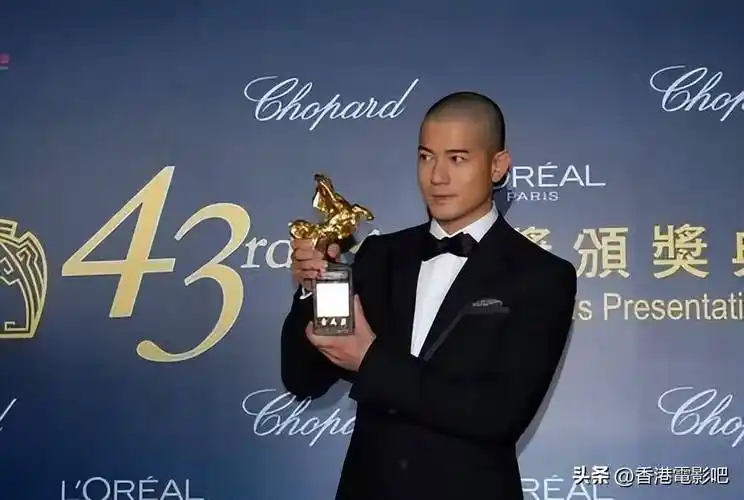 郭富城带两个女儿现身马场,从天王影帝到一个好爸爸_角色_动作_状态