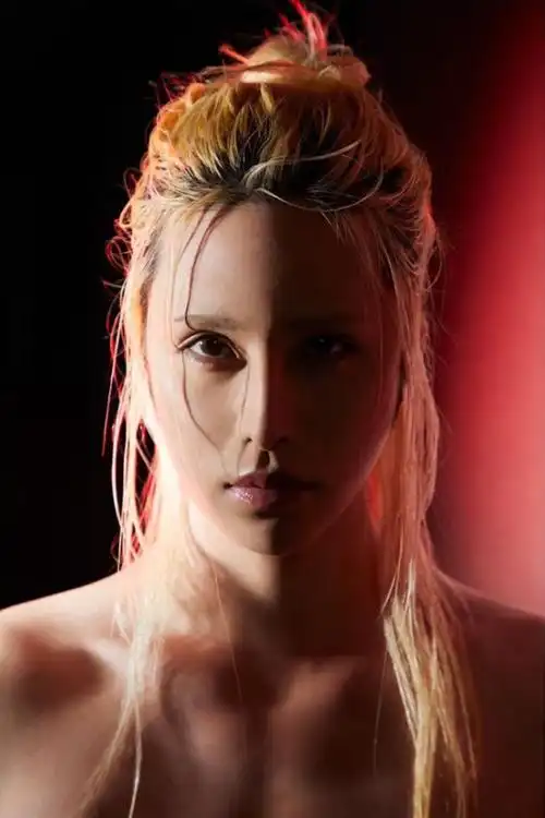 雌雄难辨!日本"帝王级"牛郎大片曝光,撩发眨眼魅惑十足