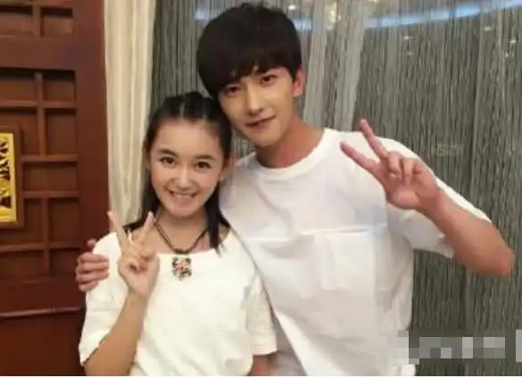 王俊凯说自己未来的女朋友,要具备这两个条件,难道说的是她吗