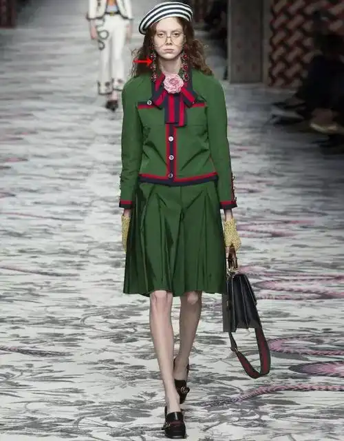 红配绿汉服很惊艳但想把红配绿穿好看你还得记住这三点