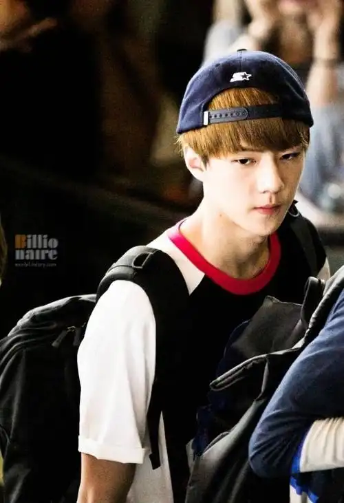 求一下吴世勋刚刚出道时候的图