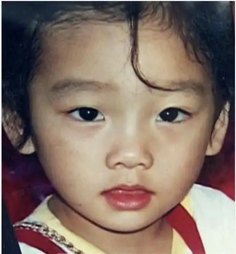 在网上搜来的说法,其实是错误的——"金泰妍小时候她的家人就叫她