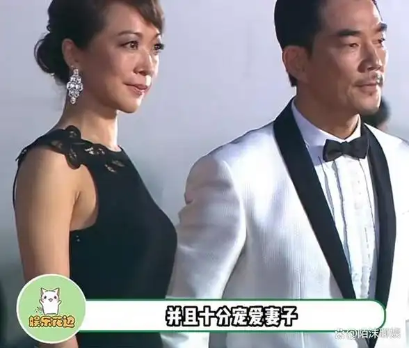 任贤齐在国外被偶遇,送女儿上学,妻子正脸曝光,穿搭引争议